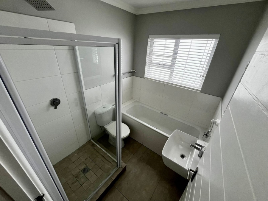 To Let 3 Bedroom Property for Rent in Nahoon Valley Park Eastern Cape